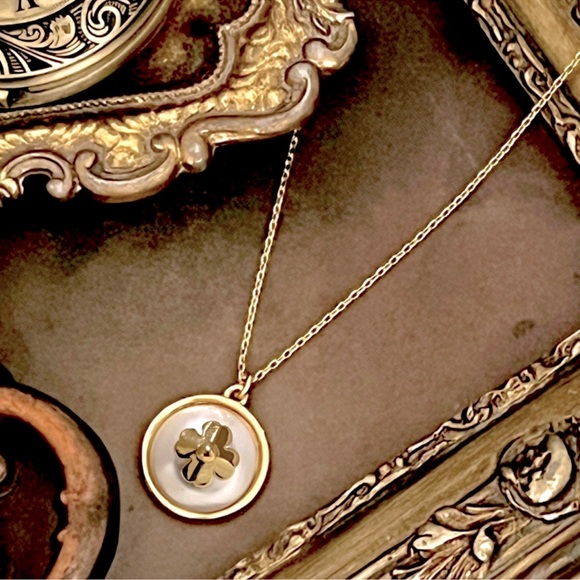 KATE SPADE • Pearls On Pearls Pendant Gold Necklace - Picture 5 of 5